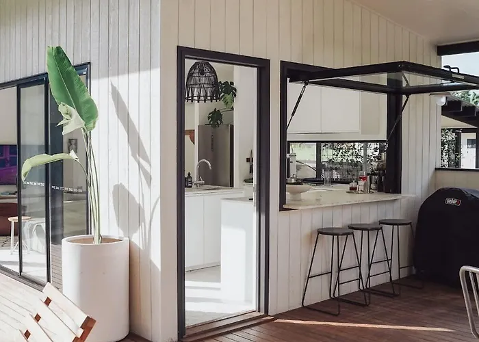 Little Lani - Modern Beach Shack