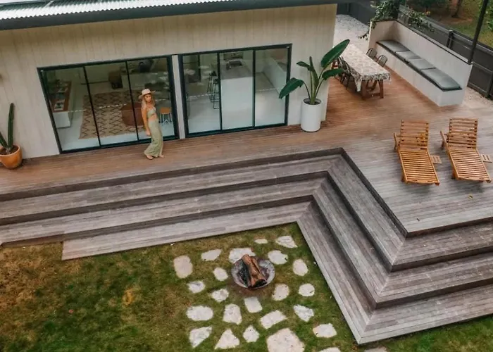 Little Lani - Modern Beach Shack